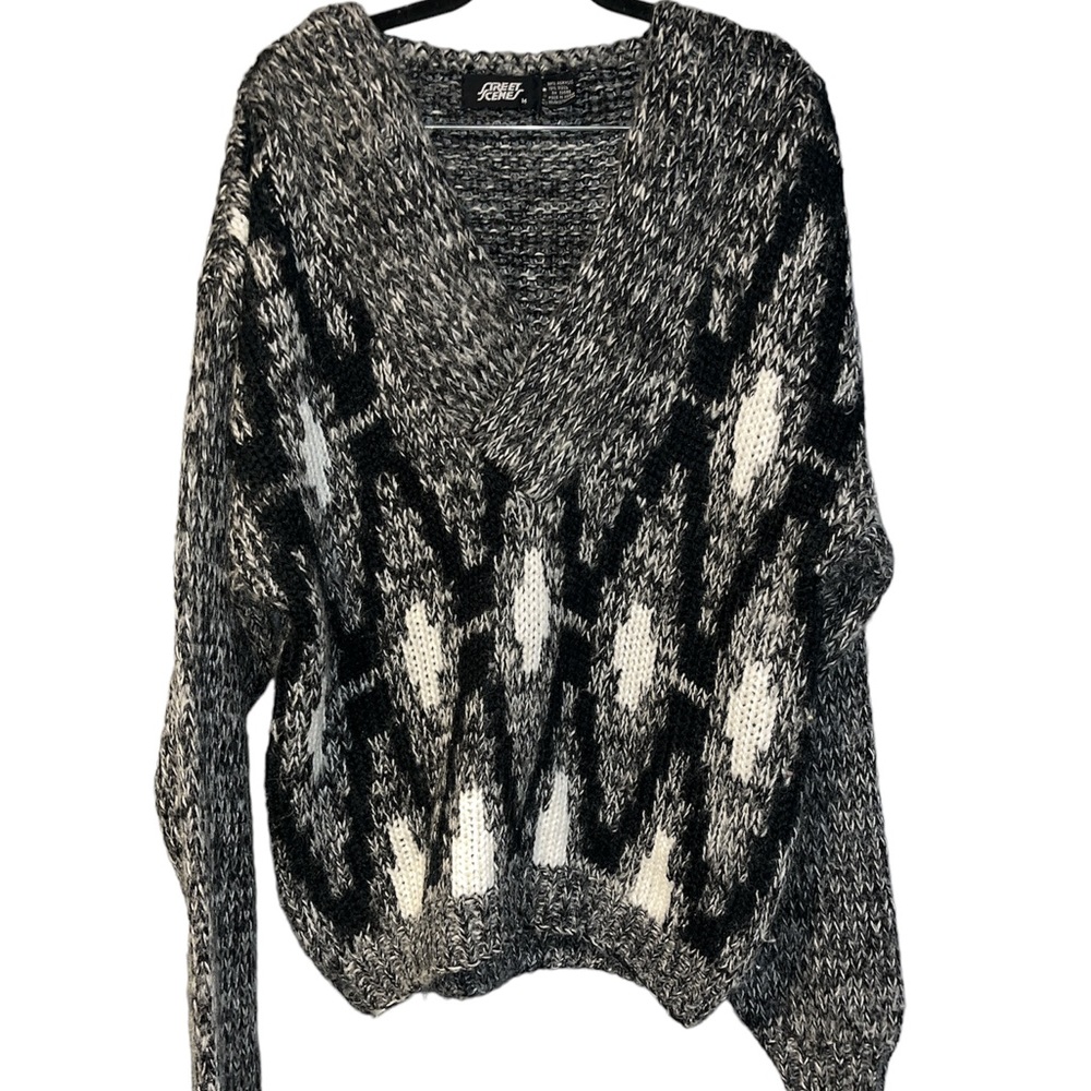 Street scenes oversized v neck pullover sweater size m